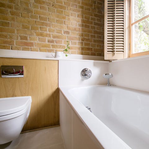 Spend evenings in the bath after a long day spent sightseeing