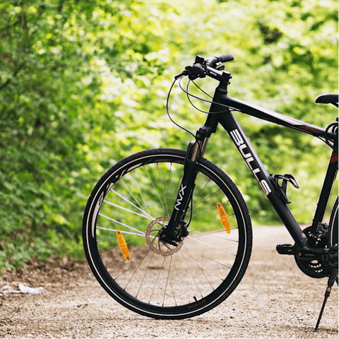 Cycle to the market town of Charlbury – just a mile away