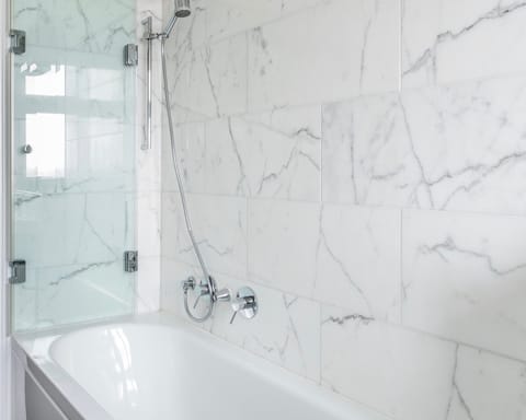 A bathtub to unwind in