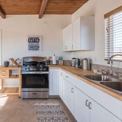 Cook an organic meal in the bright and well-equipped kitchen