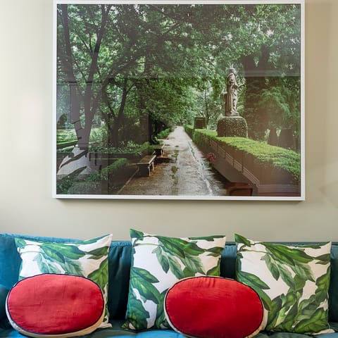 The central nature-themed print