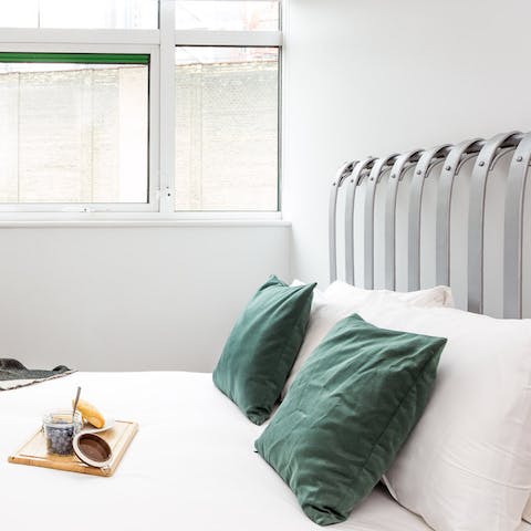 minimalist bedroom decor