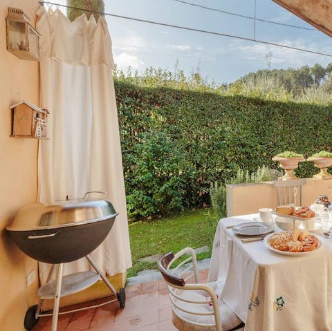 Grill fresh seafood for an alfresco dinner in the balmy sunshine