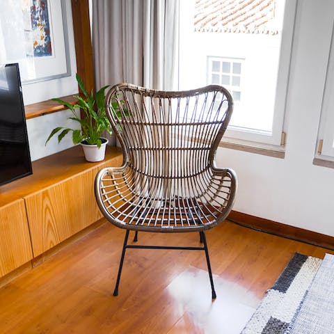 This stylish wicker chair