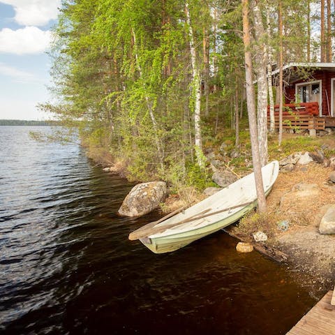 Explore the lake from the comfort of the home's rowing boat