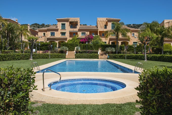 Palms, Plants & Pools