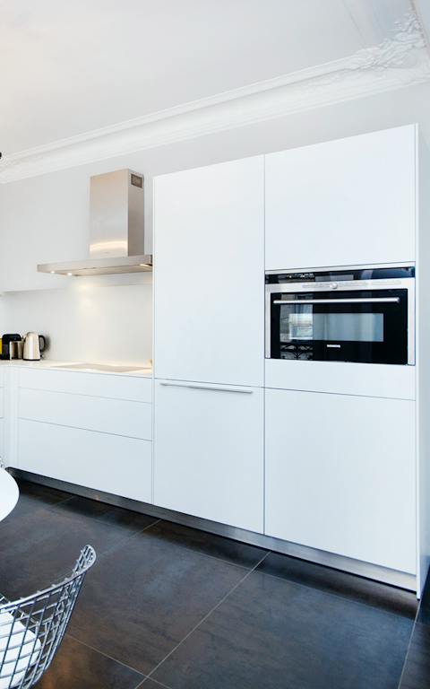 Take inspiration from your setting and cook up French culinary classics in the clean open-plan kitchen