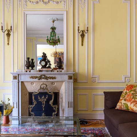 Classic features for historic character