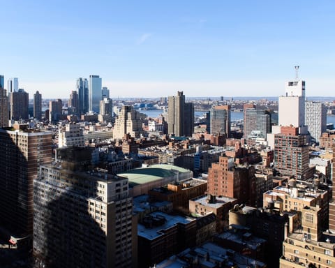 Sweeping views from the 29th-floor