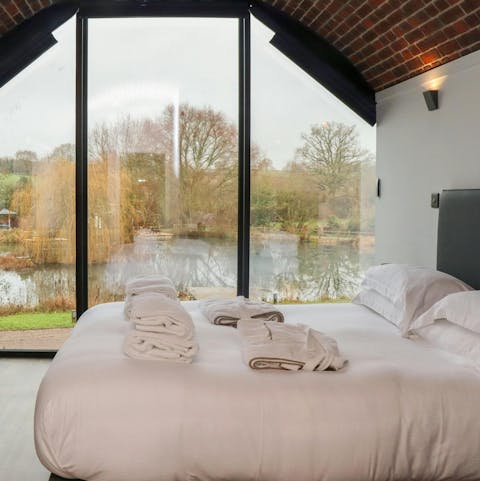 Wake up to wonderful lake vistas