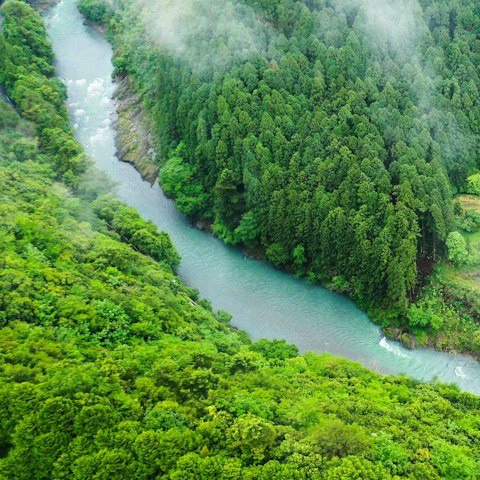 Paddleboard down the Hidagawa River – it's just a stone's throw away
