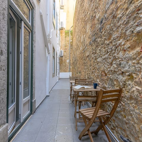 The secluded patio