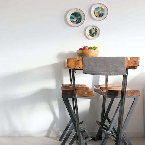 A cute breakfast bar