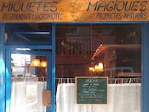 Try macrobiotic food at Miquetes Magiques