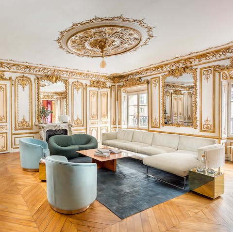 Stunning gold leaf in the living room