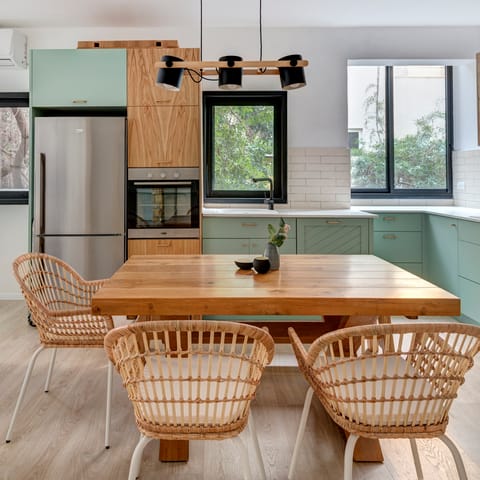 A stylish and well-equipped kitchen