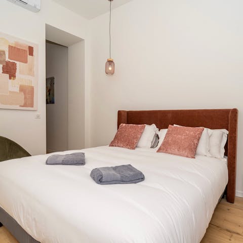 Settle down for a restful night's sleep in the comfy double bed