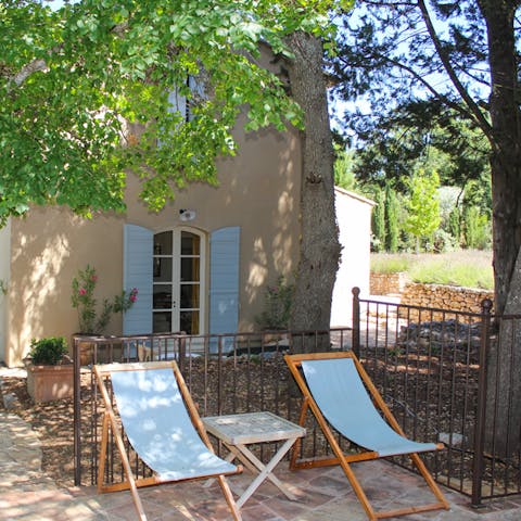 Bring an easel outdoors to embrace your inner painter