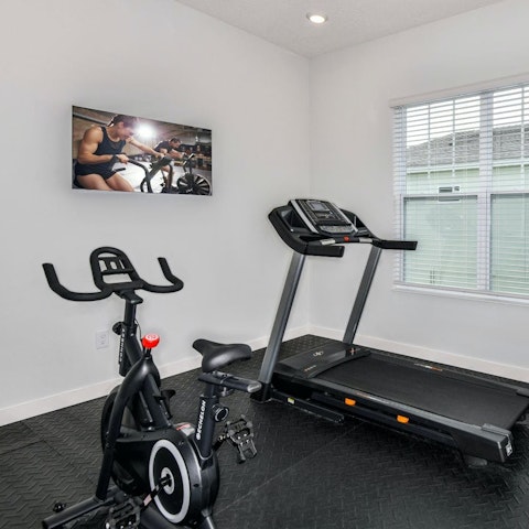 Keep your energy high with an uplifting workout in the home gym