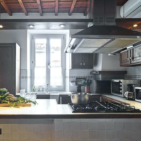 The well-equipped kitchen