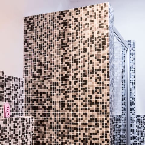 Mosaic bathroom tiles