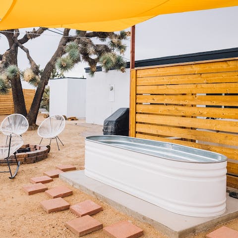 Beat the heat with a post-hike soak in the cowboy-style tub