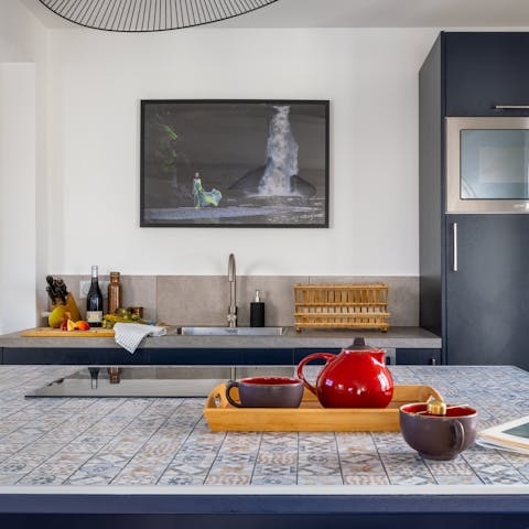 Sociable kitchen with central island