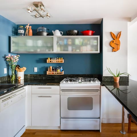 A fully equipped kitchen