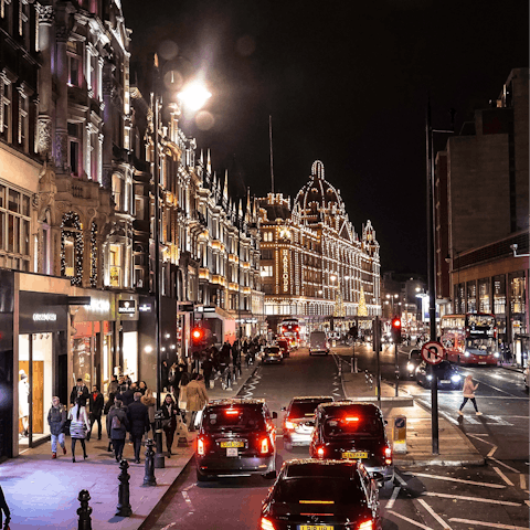 Enjoy the peace and tranquillity of your elegant mews home, knowing that Harrods and the bustling heart of Knightsbridge is moments away