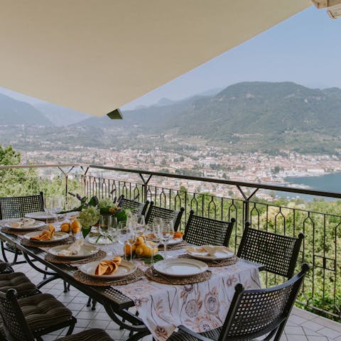 Enjoy a glass of Prosecco around the alfresco dining table while taking in those breathtaking views