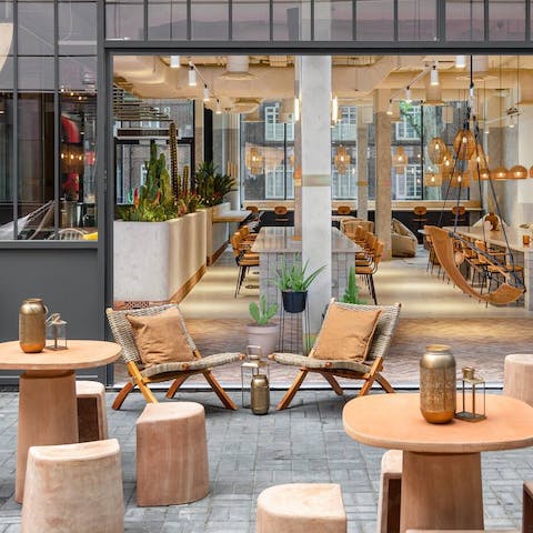 Meet friends or hold meetings in the stylish communal area downstairs