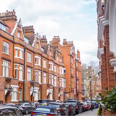 picturesque Chelsea locale