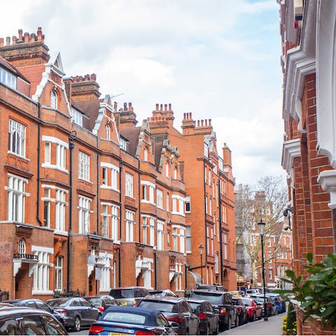 picturesque Chelsea locale
