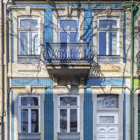 The sea blue tiles
