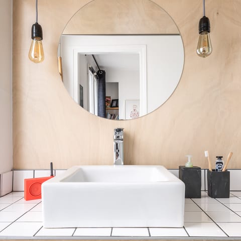 Spotless modern bathroom