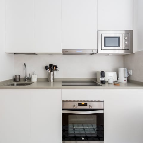 The immaculate kitchenette