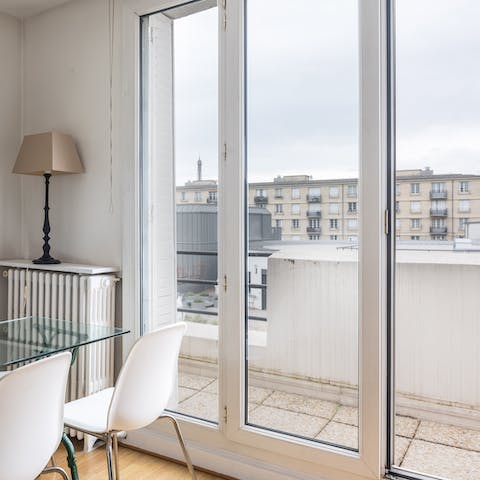 Balcony with views of Paris