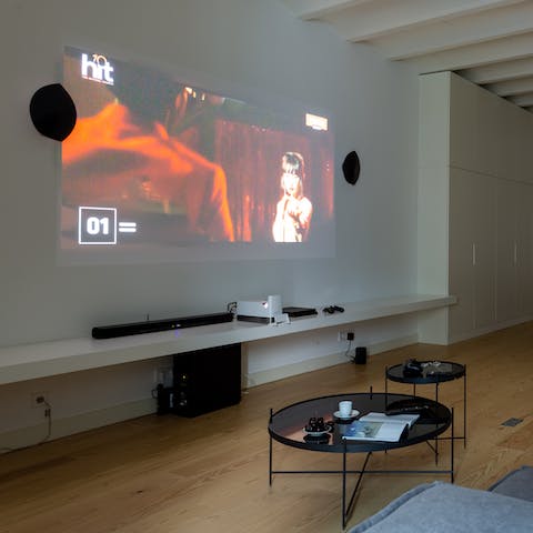 Watch a movie or play Fifa, ForteNite or Minecraft on the widescreen projector