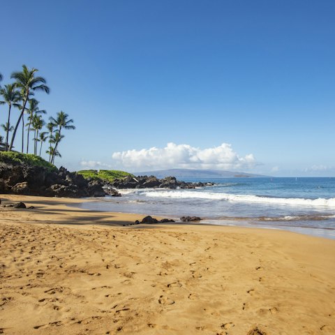 Stay just moments from the beautiful Makena Beach