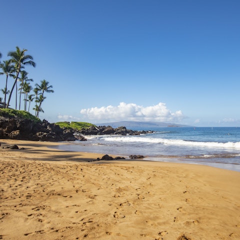 Stay just moments from the beautiful Makena Beach