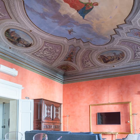 More stunning frescoes