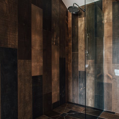 Bask in the log cabin vibes of the shower