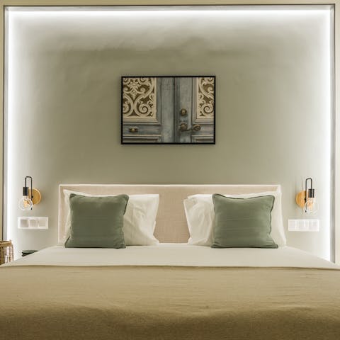 The lighting in the bedroom