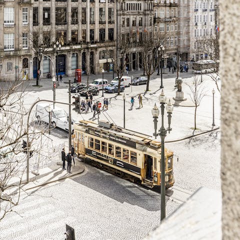 The hyper central location