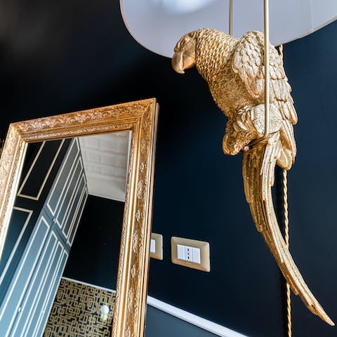 The golden touches on the decor