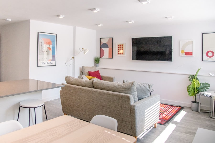 Shanks' Pony, Woodbridge, Suffolk Plum Guide