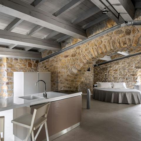 Roll out of bed and make yourself a home-cooked breakfast in the adjoining kitchen