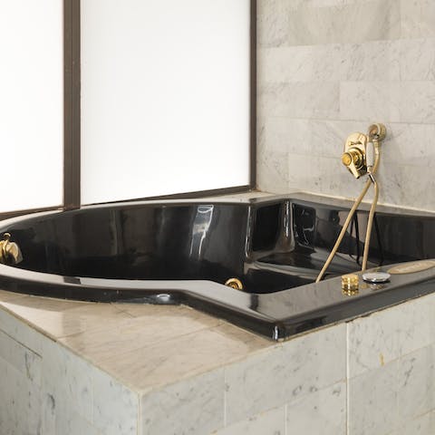 The whirlpool bathtub