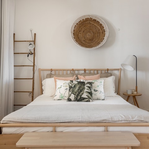 Rest up after a long afternoon on your feet in the cosy bedroom