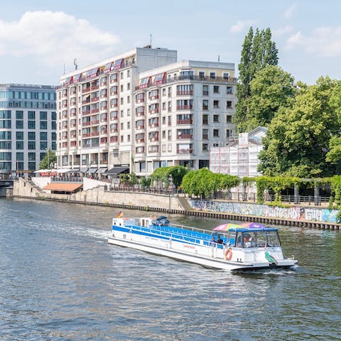 Fifteen minutes away from the Spree